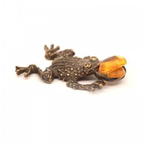 Chinese Money Frog With Baltic Amber